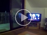 PAEG0220  Ankommet lidt i midnat..Andrew ny gæste 'hytte' er som et lille skiferie bjergchateu.-.enste vdieo .. så løbe strømmen ud og ikke nogen 230V oplader